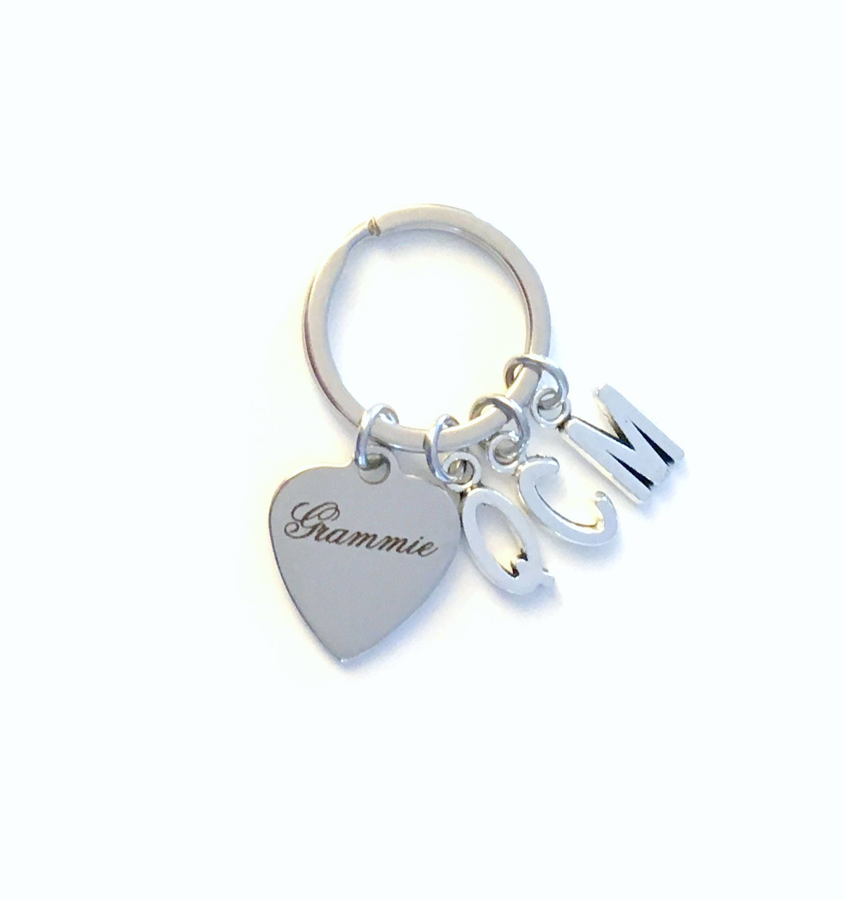 Grammie Schlüsselanhänger, Geschenk Für Großmutter Oma Geschenk, Grammy, Nana, Oma, Nanna, Mimi, Meme, Mehrere Initialen 2 3 4 5 6 7 von aJoyfulSurprise