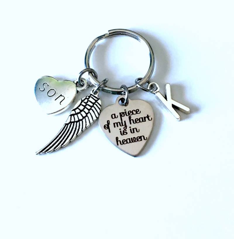 Trauer Schlüsselanhänger Mit Flügel, Ein Stück Meines Herzens Ist Im Himmel Beileid Geschenk Schlüsselbund, Verlust Von Mama Papa Sohn Tochter von aJoyfulSurprise