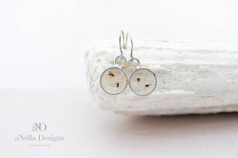 Echte Fruchtfliege Ohrring in Harz, Drosophila Phd Grad Geschenk Wissenschaft Schmuck Biologie Lab Tech Neurowissenschafen, Genetik, Biochem von aNellaDesigns