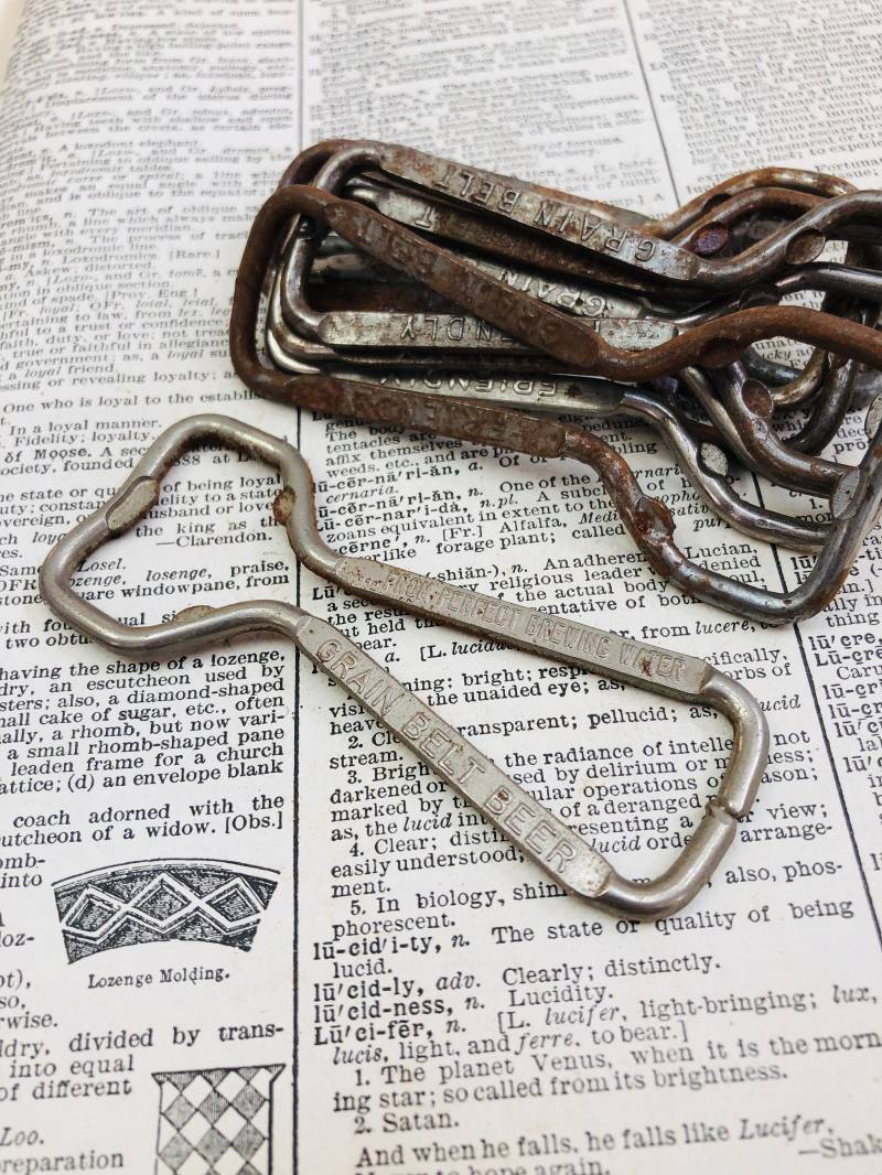 Jahrgang Flaschenöffner - Korn Gürtel Bier Dosenöffner Retro-Bier von aVintageParcel