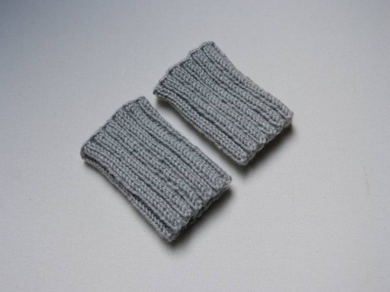 Pulswärmer Hellgrau - Gestrickt Handgestrickt Pulswärmer Hellgrau - Gestrickt Handgestrickt von aXsili