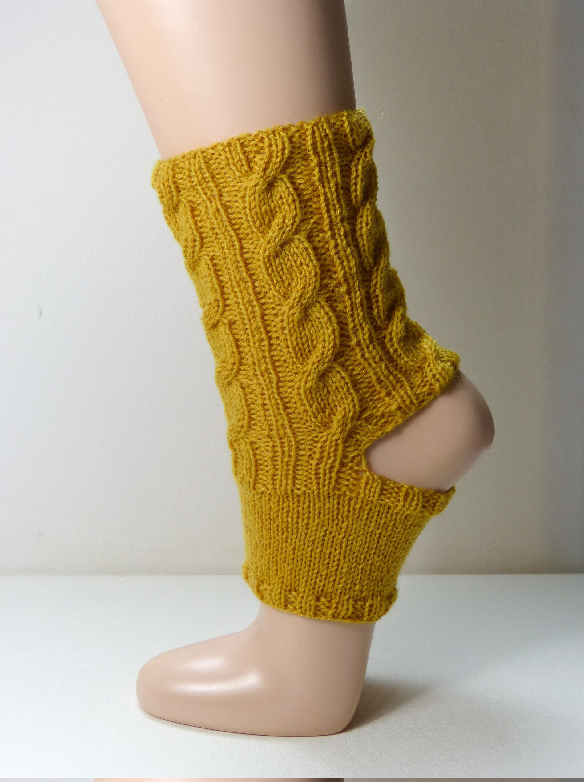 Yogasocken - Gr. 37-39 Senffarben Zopfmuster Pilates Yoga Socken von aXsili