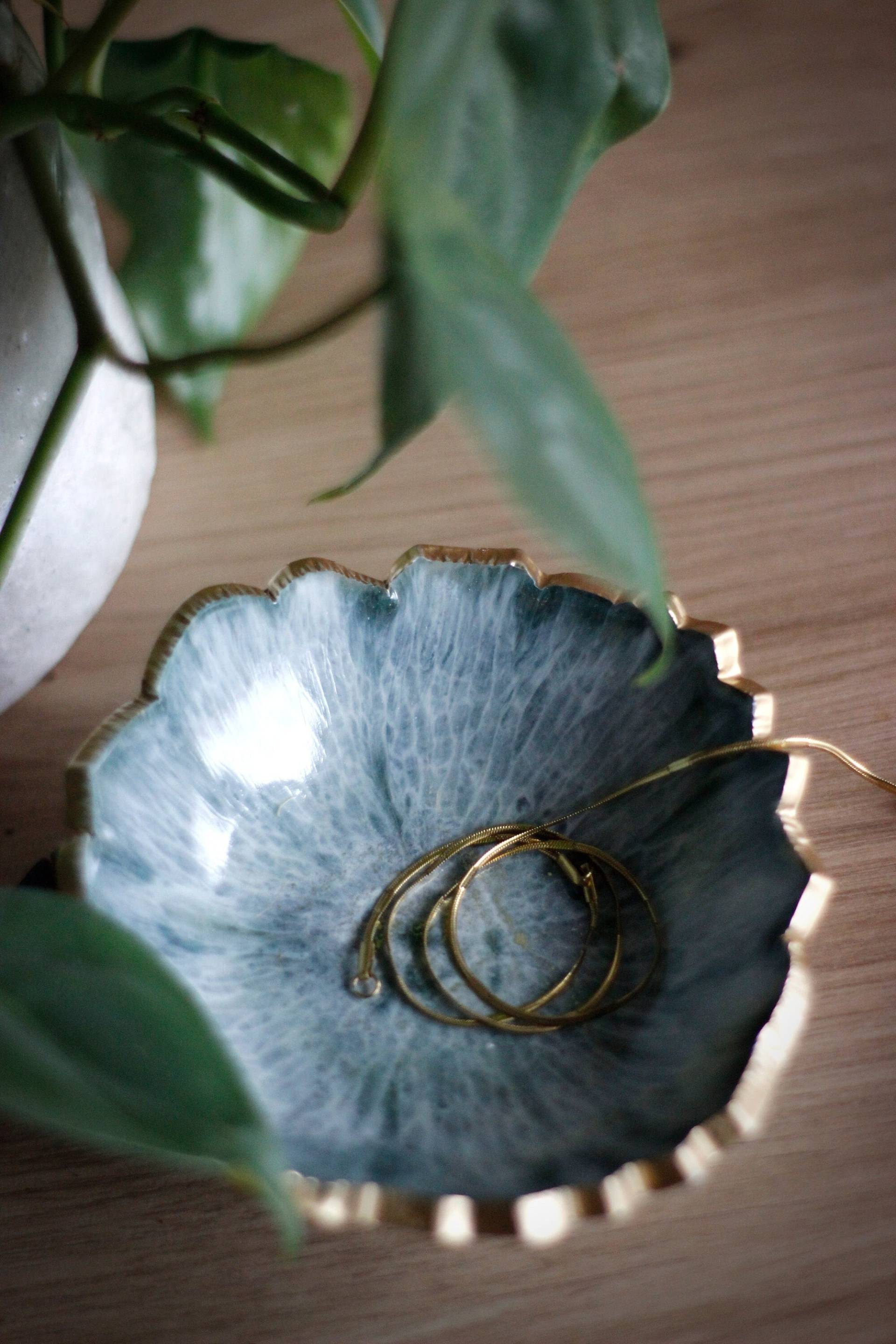 Schmuckschale Aus Epoxidharz Schmuckschale Aus Epoxidharz von aaaliciaresin