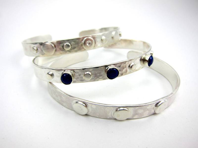 925 Silber Und Lapis Manschettenarmband, Verstellbar 925 Silber Und Lapis Manschettenarmband, Verstellbar von aatelierandrea