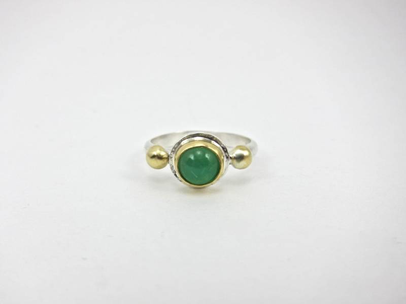 Chrysopras Ring Sterling Silber, 18K Gold Akzent, Größe 6 1/8 Chrysopras Ring Sterling Silber, 18K Gold Akzent, Größe 6 1/8 von aatelierandrea
