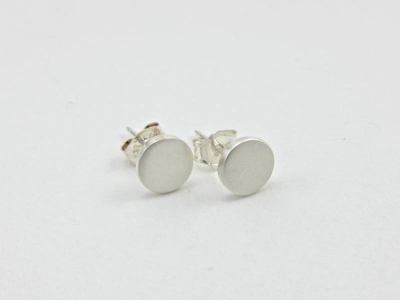 Kleine Runde Ohrstecker Aus Sterling Silber Kleine Runde Ohrstecker Aus Sterling Silber von aatelierandrea