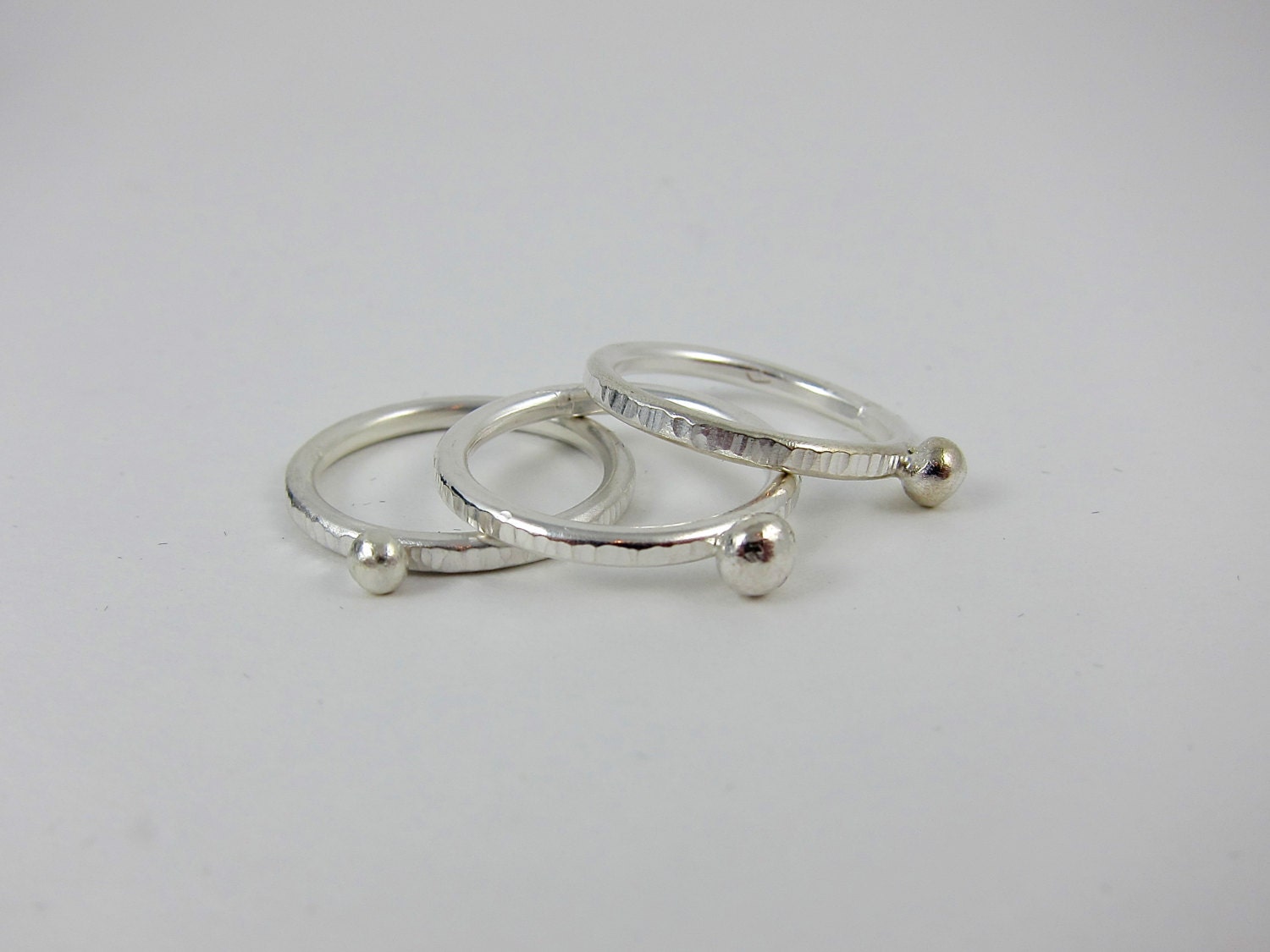 Zierring Aus Sterling Silber Mit Kleiner Kugel Zierring Aus Sterling Silber Mit Kleiner Kugel von aatelierandrea