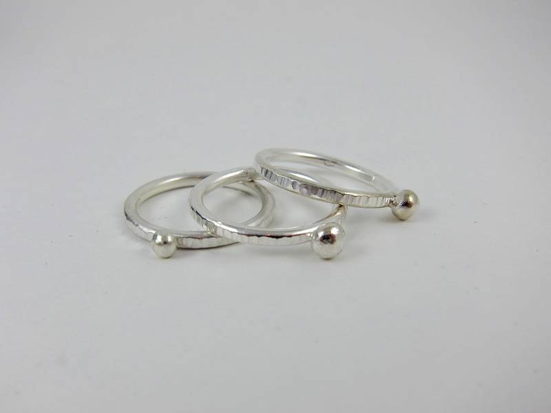 Zierring Aus Sterling Silber Mit Kleiner Kugel Zierring Aus Sterling Silber Mit Kleiner Kugel von aatelierandrea