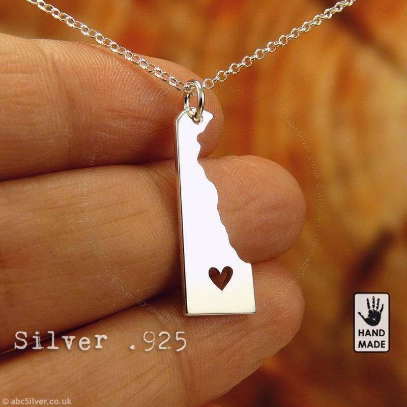 Delaware State Karte Dover, Sterling Silber .925 Kette & Dicker Massiver Anhänger, Handgefertigt, Personalisiert von abcSilver