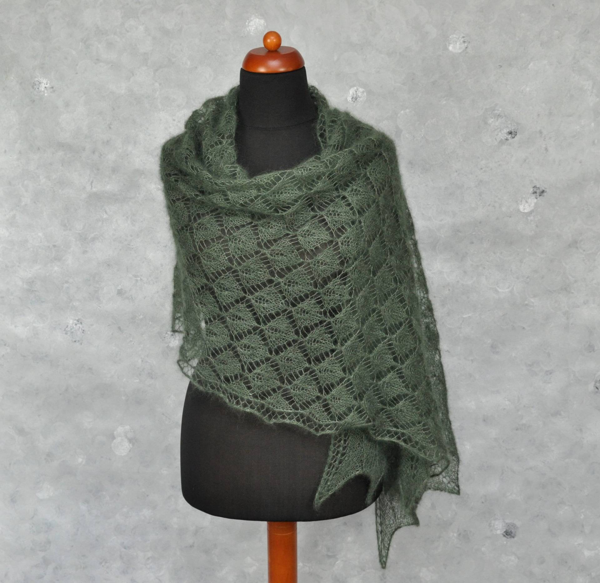 Handgestrickte Grüne Spitze - Schal Hochzeits-Tuch Aus Seidenmischung von aboutCRAFTS