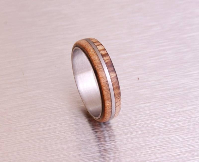 Holz Herrenring Zebrano & Kirschbaum Ehering von aboutjewelry
