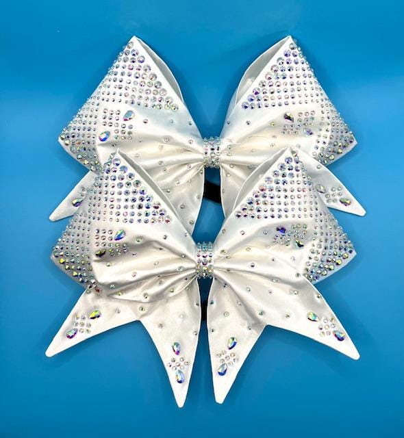 Satin Genähter Cheer-Bogen Mit Ab-Kristallen Und Juwelen in Ihrer Farbwahl von aboutthebow