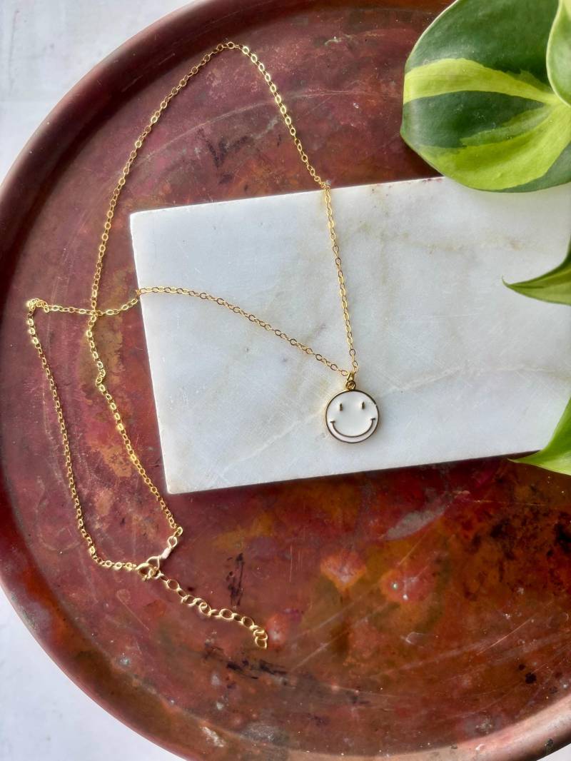 Smilie Anhänger Halskette Smilie Anhänger Halskette von abraydee