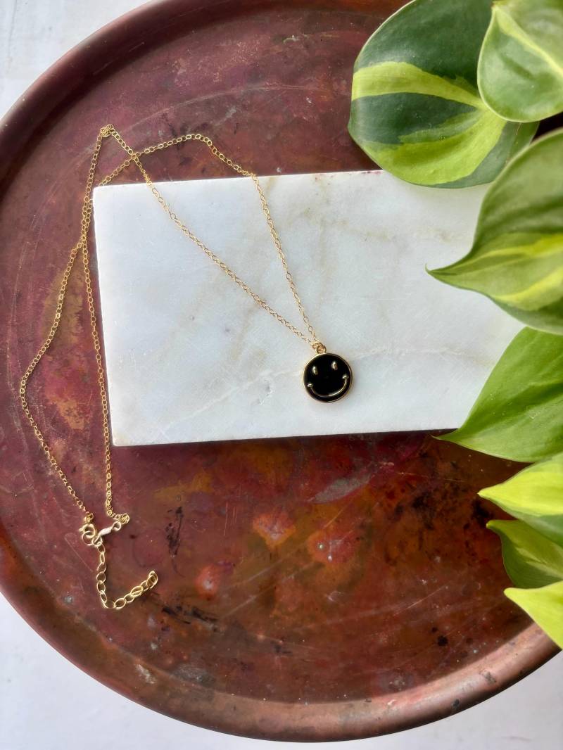 Smilie Anhänger Halskette Smilie Anhänger Halskette von abraydee