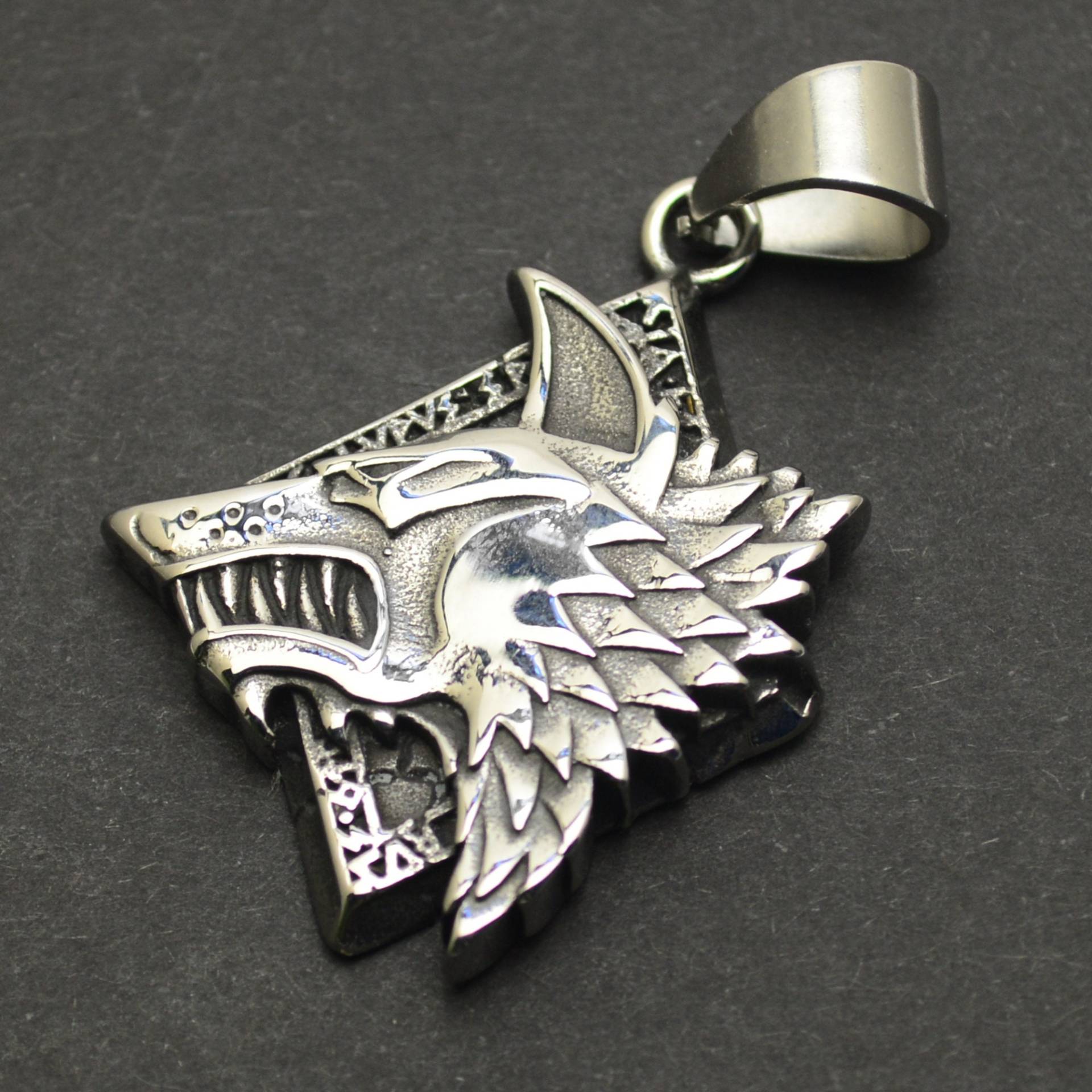 Wolf Wolfskopf Anhänger Grosse Kettenöhse Edelstahl von abverkaufSoldout