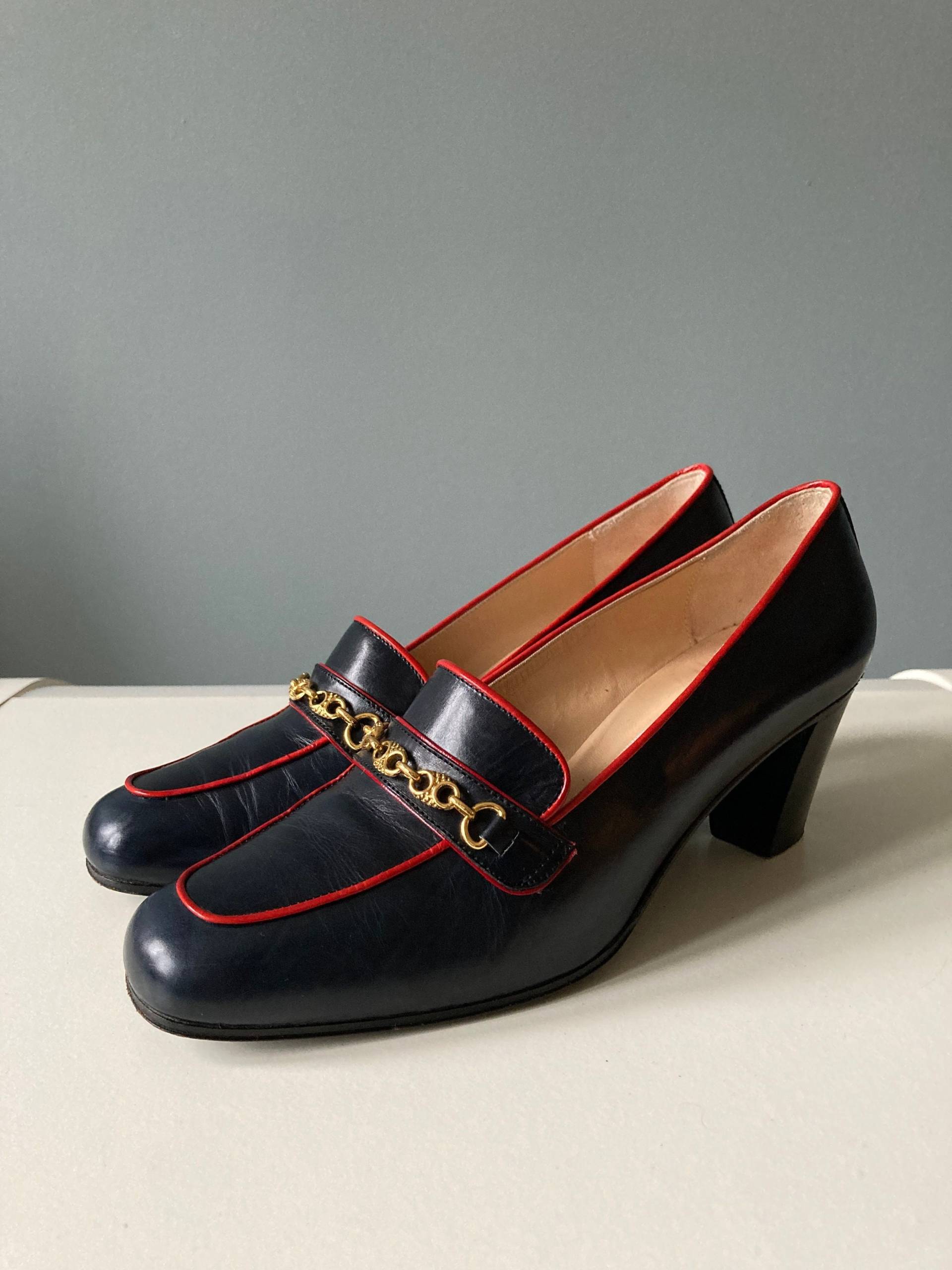 Céline 1970Er Navy Rote Leder Pumps, Goldene Details/Eu 36, 5 Céline 1970Er Navy Rote Leder Pumps, Goldene Details/Eu 36, 5 von acapulco78vintage