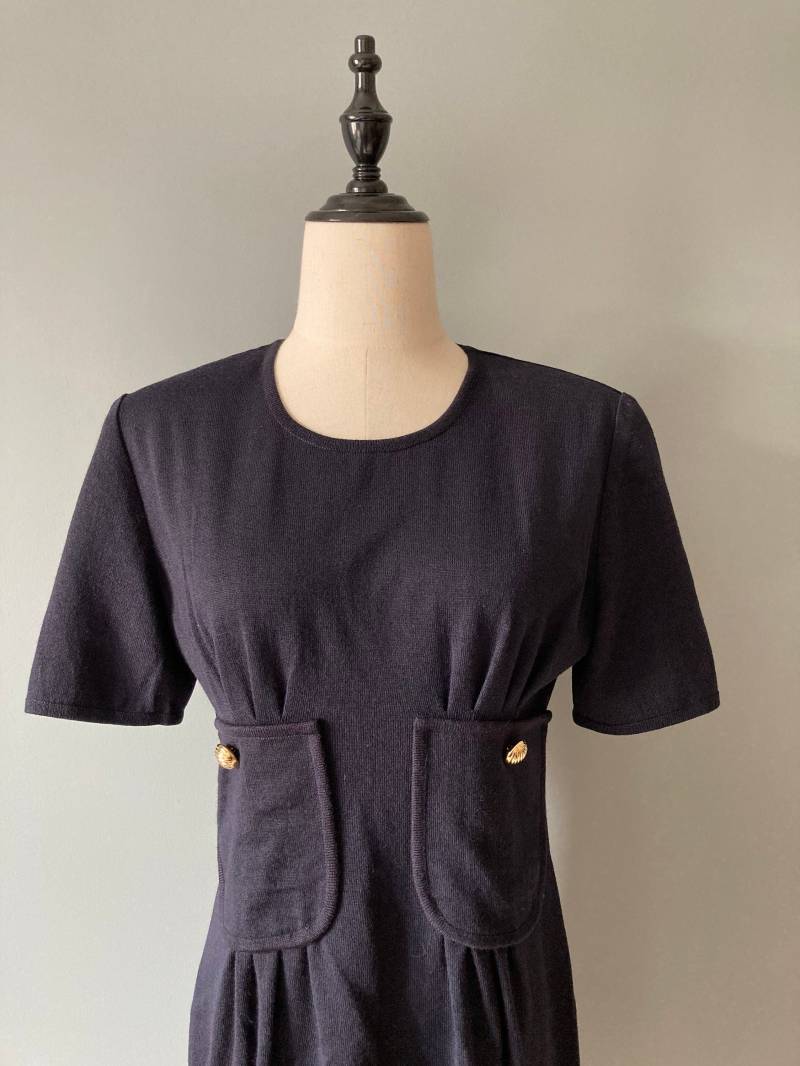 Valentino 1980Er Merinowolle Marineblaues Kleid/Medium Valentino 1980Er Merinowolle Marineblaues Kleid/Medium von acapulco78vintage