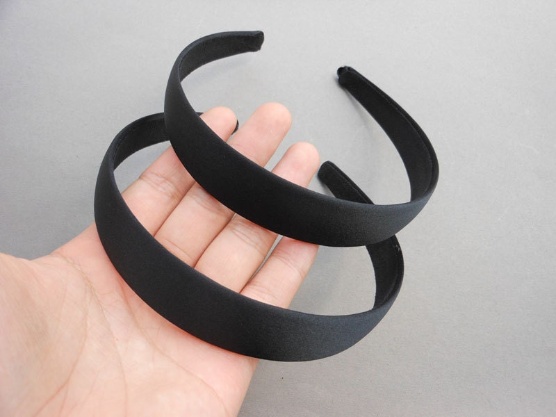 10 Stück 30mm Schwarz Satin Haarreifen 10 Stück 30mm Schwarz Satin Haarreifen von accessoriescharm