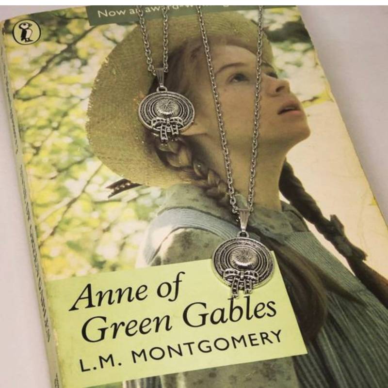 Bücherwurm Kette Anne Auf Green Gables Hut-Anhänger. Mit Einem E. Warum Nicht Ein Extra Für Ihre Busenfreundin? Bestseller von acertainjenesaisquoi