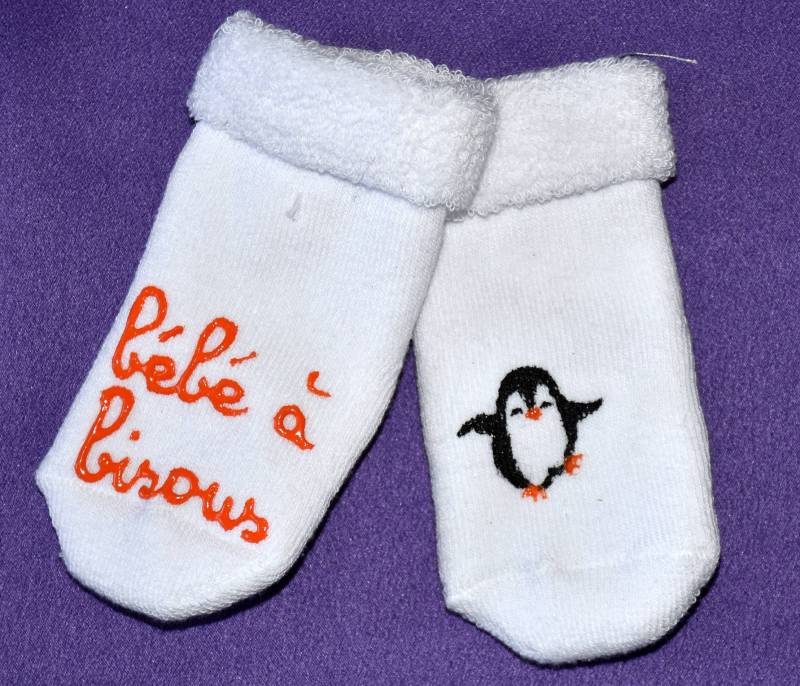 Babysocken „Pinguine" Mit „Baby Kisses"-Aufschrift Babysocken „Pinguine" Mit „Baby Kisses"-Aufschrift von achacunsonbody