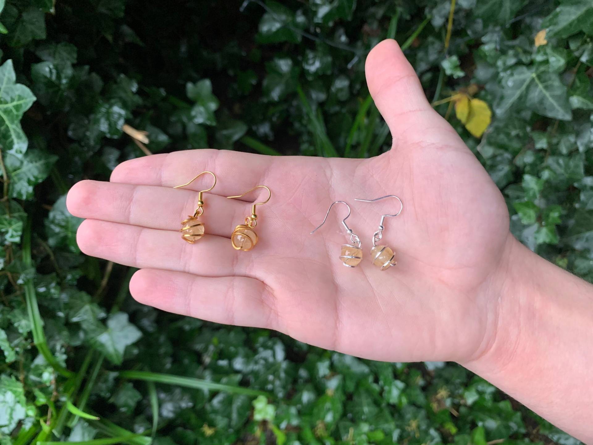Citrin Perlen Ohrringe, Heilstein Perlen, Handgemachter Draht Gewickelt Tropfen Edelstein, Minimalist Schmuck Schmuck, Gold Silber Citrin Perlen Ohrringe, Heilstein Perlen, Handgemachter Draht Gewickelt Tropfen Edelstein, Minimalist Schmuck Schmuck, Gold Silber von adamscrystalcorner