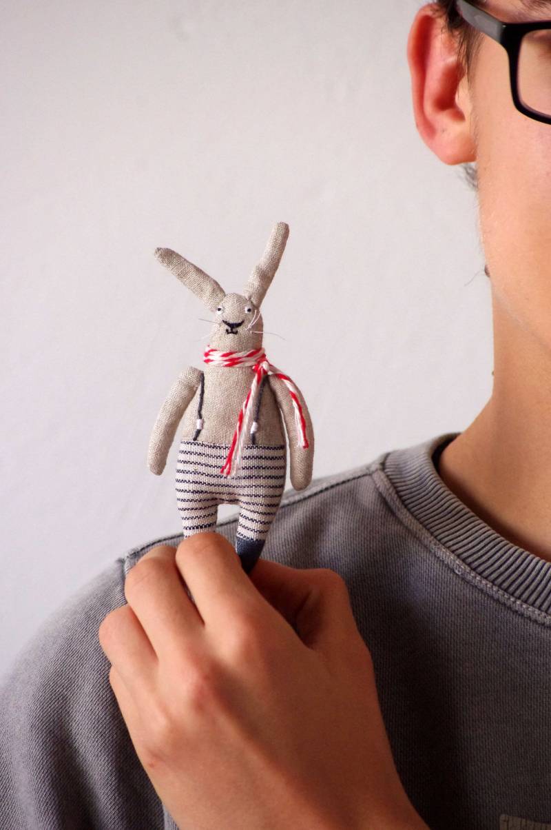 Brosche. Pin. Seaman. Der Kleine Hase. Kleiner von adatine