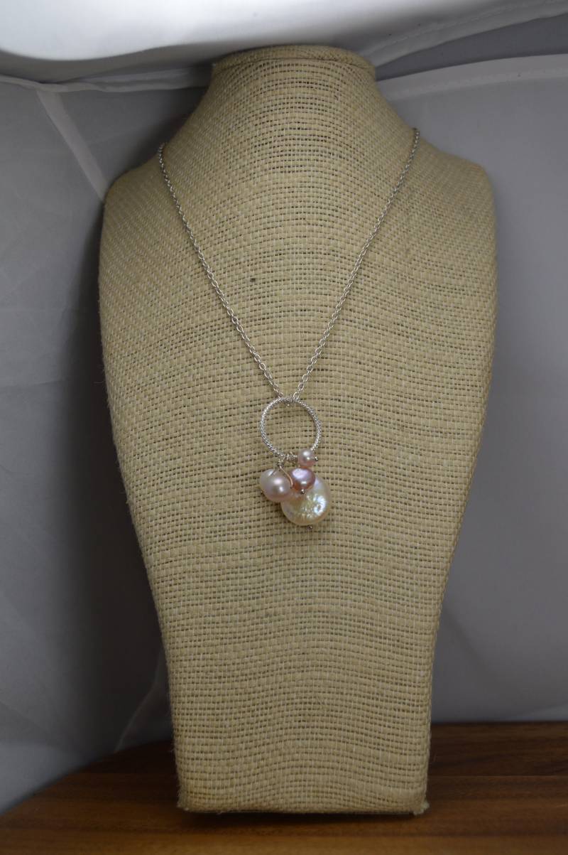 Lange Kette Mit Süßwasserperlen An Einem Ring Aus Sterlingsilber. Handgemacht, Draht Gewickelt, Sterling Silber. Braut-, Hochzeitsschmuck von adgiggles