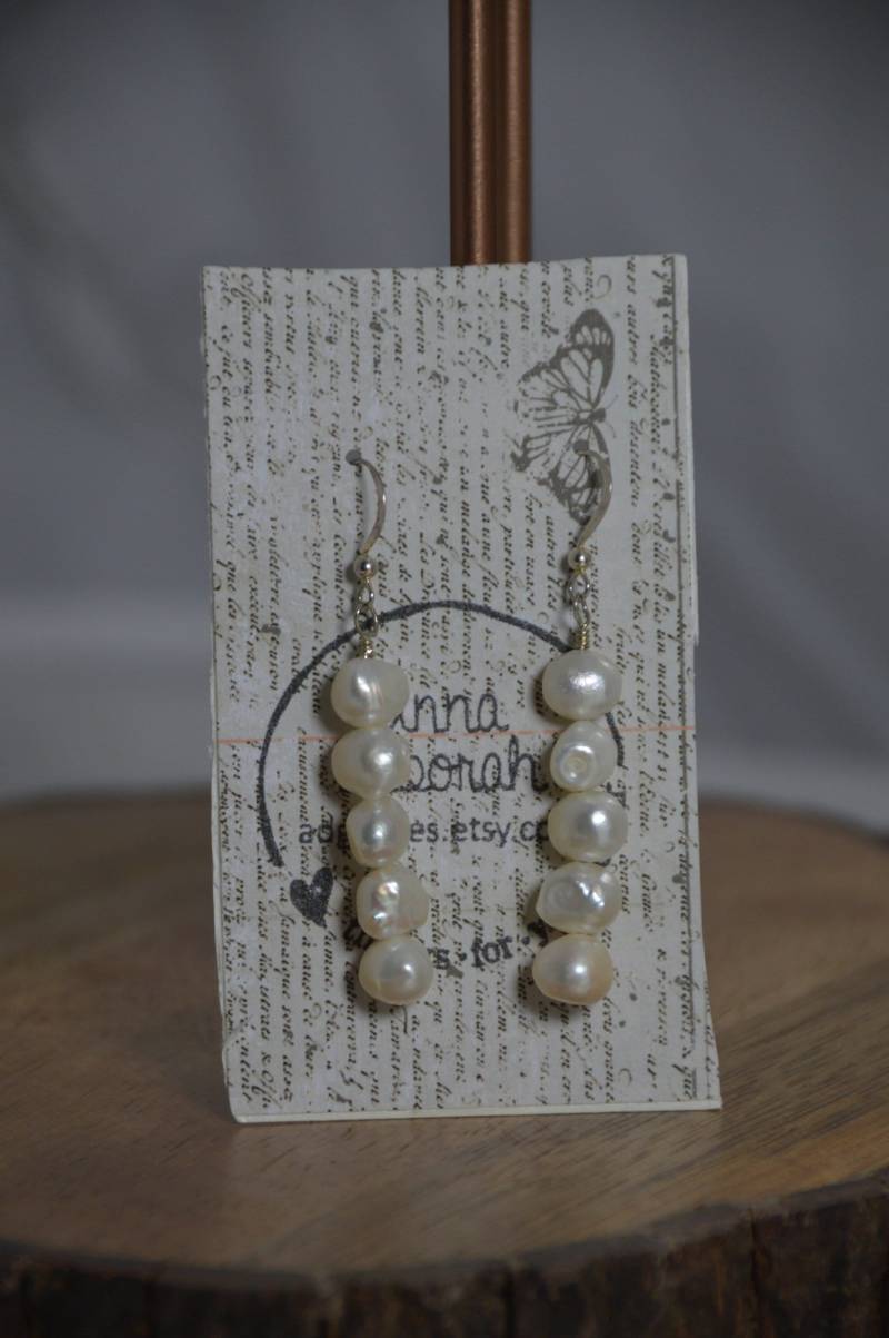 Weiße Süsswasserperlen Ohrringe. Brautschmuck, Hochzeit, Brautjungfer Ohrringe, Handgemacht, Draht Gewickelt von adgiggles