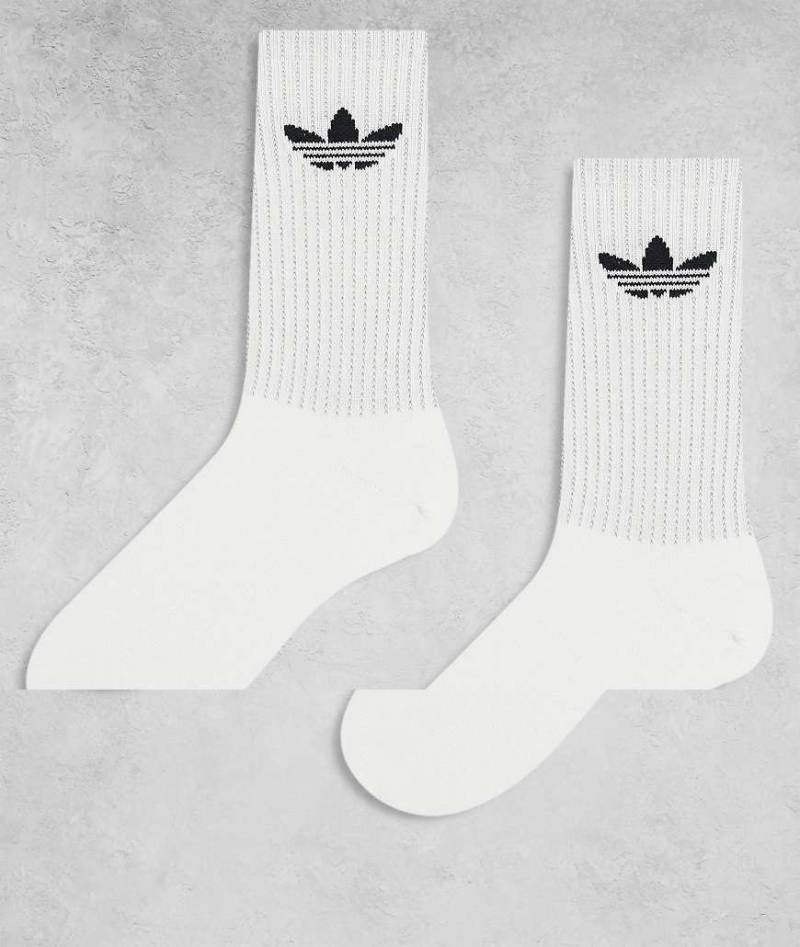 adidas Originals - 2er-Pack Crew-Socken in Weiß mit reflektierendem Detail und Dreiblatt-Logo adidas Originals - 2er-Pack Crew-Socken in Weiß mit reflektierendem Detail und Dreiblatt-Logo von adidas Originals