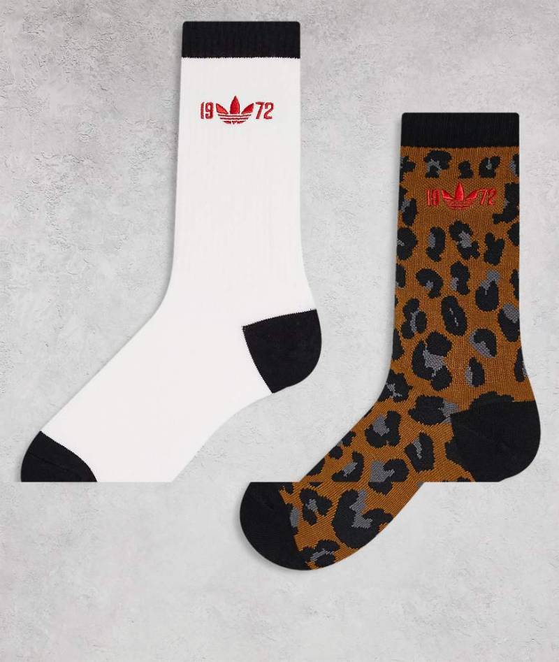adidas Originals - 2er-Pack Crew-Socken mit Leopardenmuster-Braun von adidas Originals