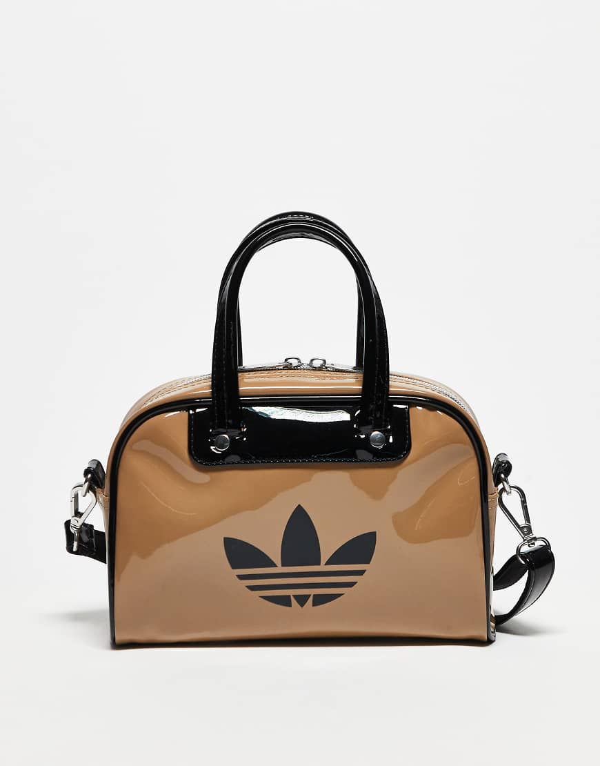 adidas Originals - Adicolor - Kleine Bowling-Tasche in Braun von adidas Originals