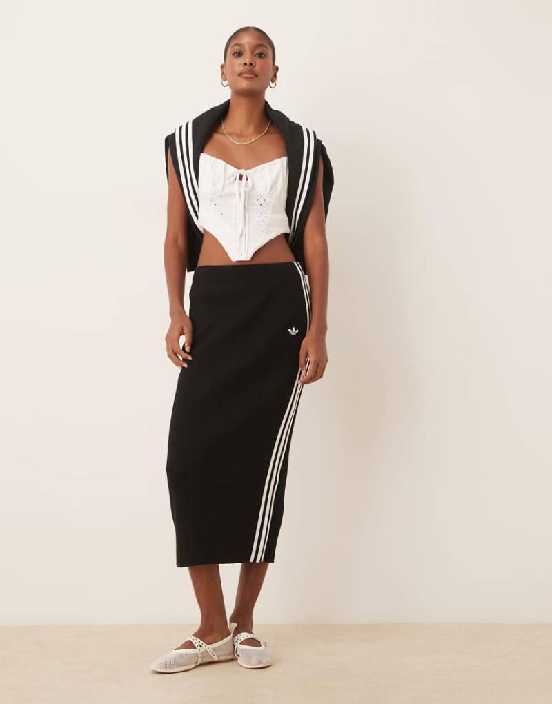 adidas Originals - adicolor - Strickrock in Schwarz mit den 3 Streifen von adidas Originals