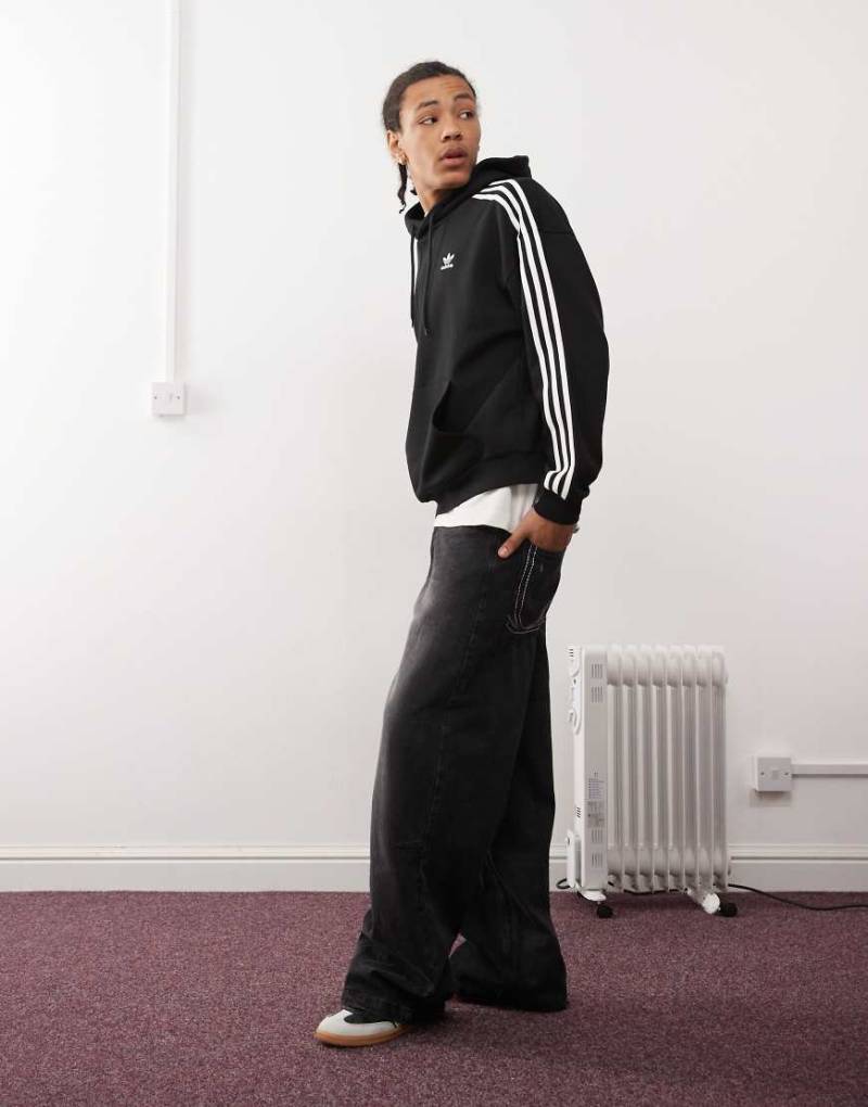 adidas Originals - Adicolor - Weit geschnittener Kapuzenpullover in Schwarz von adidas Originals