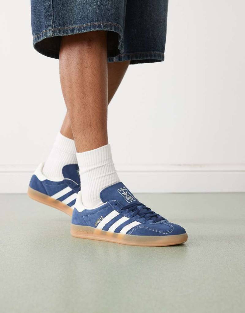 adidas Originals - adidas Gazelle - Hallenschuhe in Marineblau-Lila adidas Originals - adidas Gazelle - Hallenschuhe in Marineblau-Lila von adidas Originals