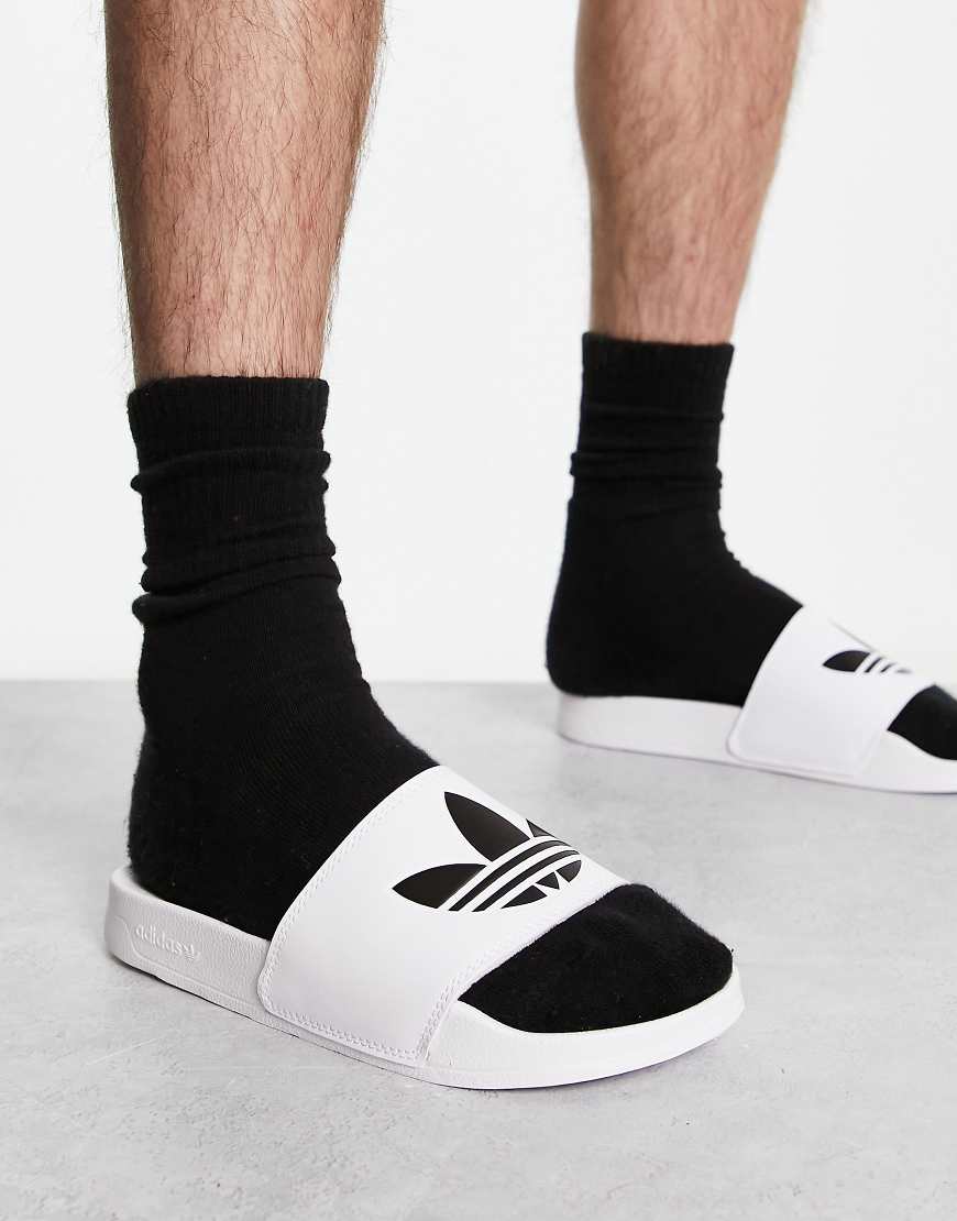 adidas Originals - Adilette Lite - Slider in Weiß adidas Originals - Adilette Lite - Slider in Weiß von adidas Originals