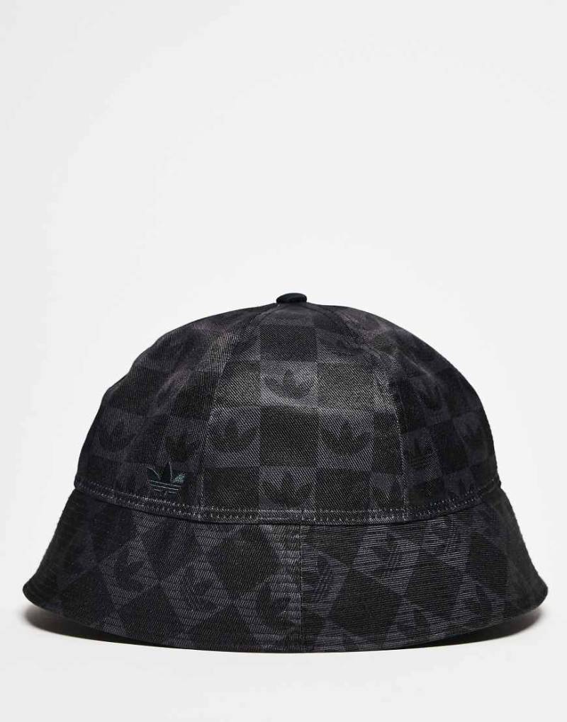 adidas Originals - Anglerhut in Schwarz mit Monogrammmuster von adidas Originals