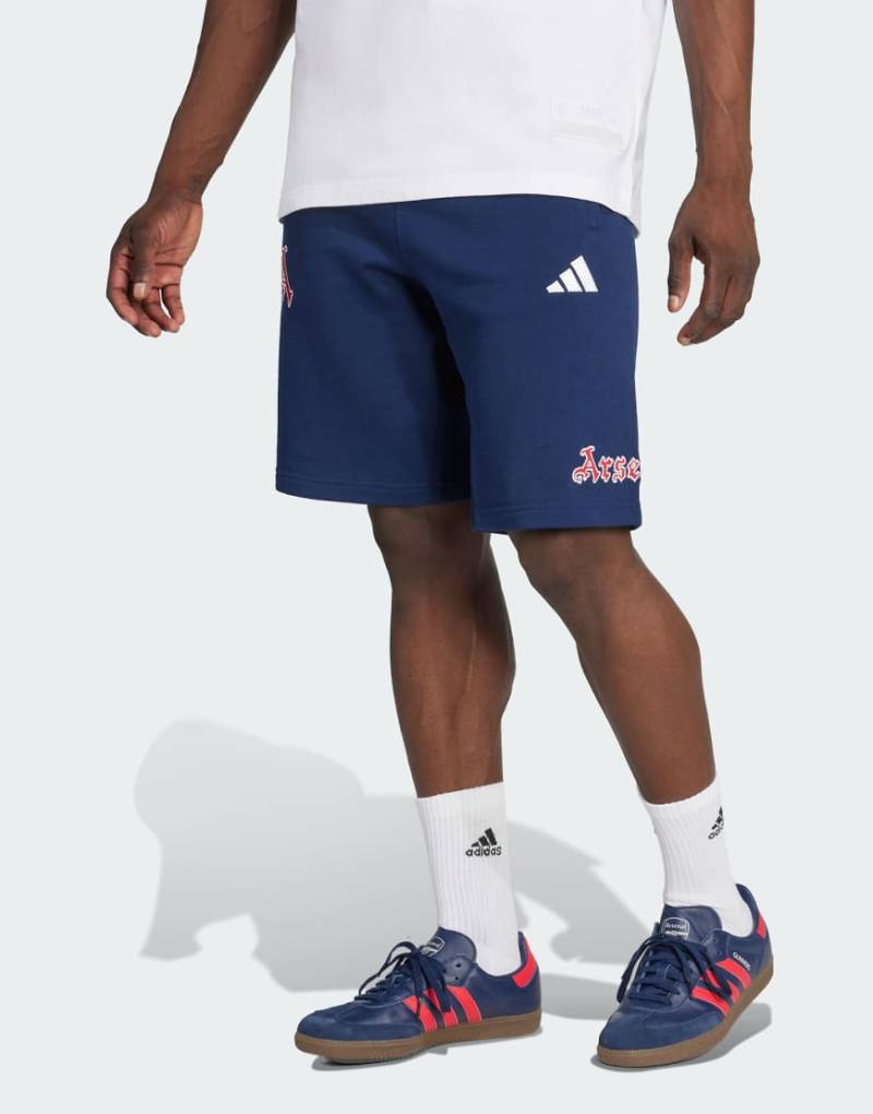 adidas Originals - Arsenal US Pack - Shorts in Night Indigo-Blau von adidas Originals