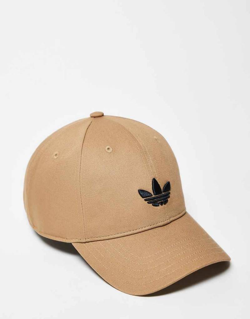 adidas Originals - Baseballkappe in Beige mit Dreiblattlogo-Neutral von adidas Originals