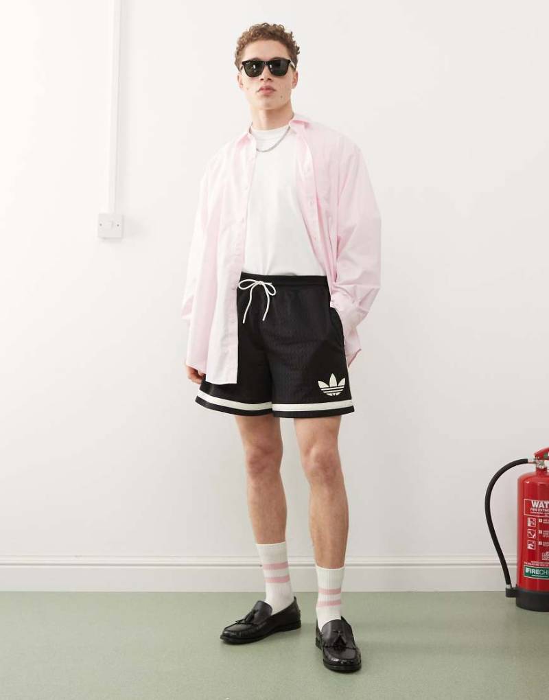 adidas Originals - Basketball - Shorts in Schwarz mit Wickeldesign von adidas Originals