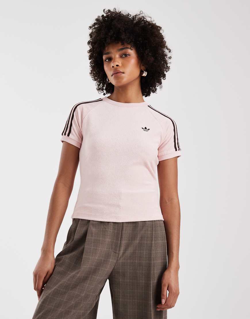 adidas Originals - Cali - T-Shirt aus Frottee in Sandrosa von adidas Originals