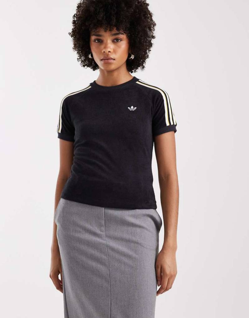 adidas Originals - Cali - T-Shirt aus Frottee in Schwarz von adidas Originals