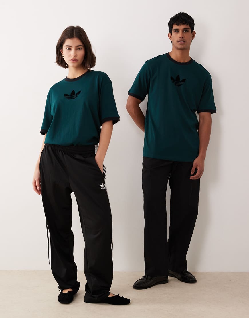 adidas Originals - Centre Trefoil - Oversize-T-Shirt in Dunkelgrün von adidas Originals