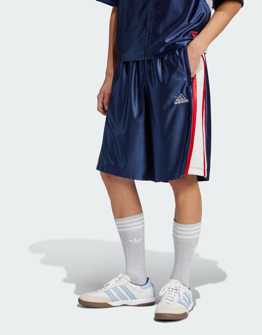 adidas Originals - Cutline - Shorts in Nachtindigo-Blau adidas Originals - Cutline - Shorts in Nachtindigo-Blau von adidas Originals