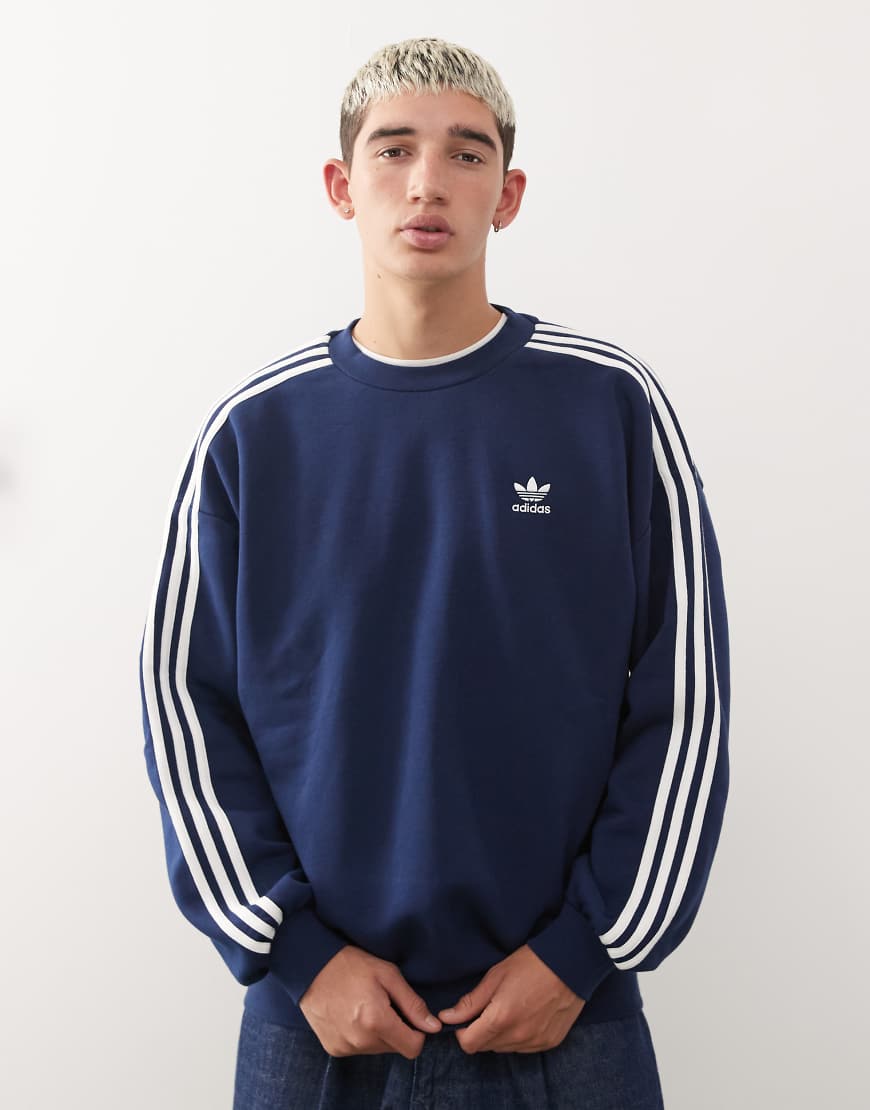 adidas Originals - Essential - Oversize-Kapuzenpullover in Marineblau mit Rundhalsausschnitt von adidas Originals