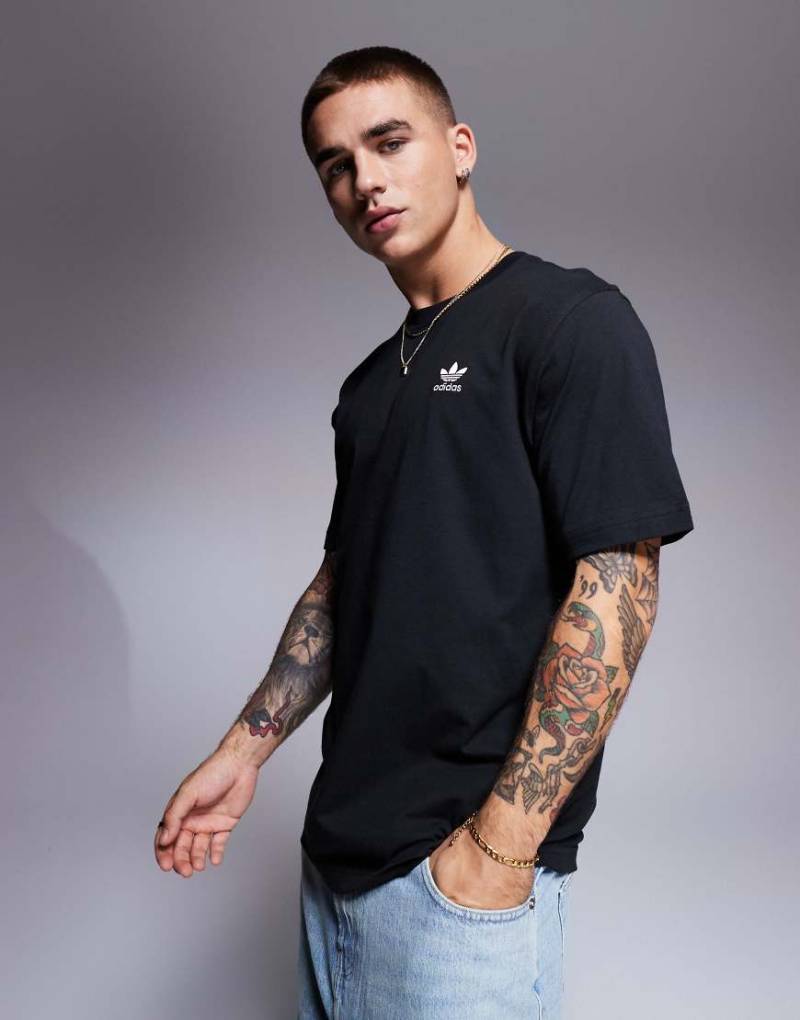 adidas Originals - Schwarzes Basic-T-Shirt von adidas Originals