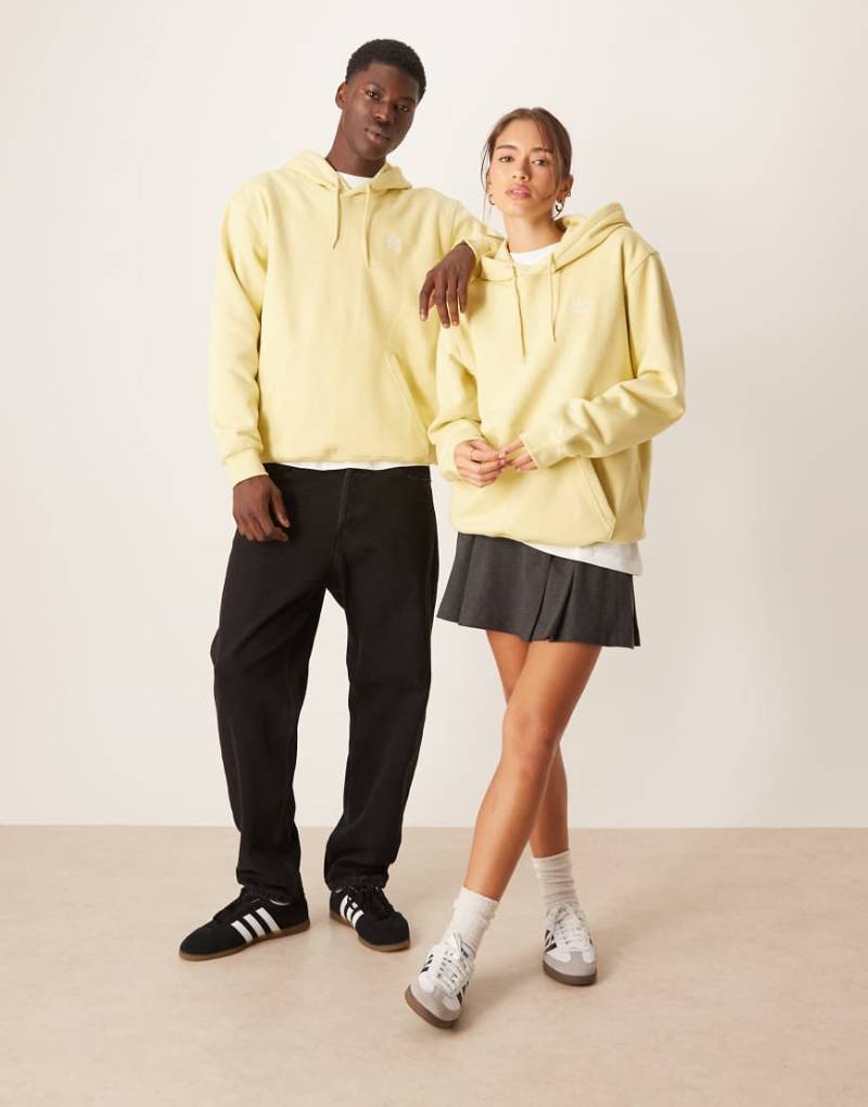 adidas Originals - Essentials - Kapuzenpullover in Pudergelb von adidas Originals