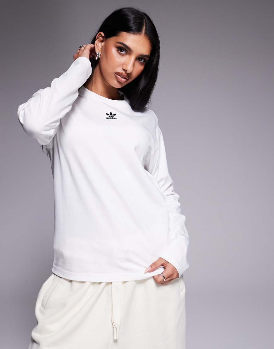 adidas Originals - Essentials - Langärmliges T-Shirt in Weiß von adidas Originals