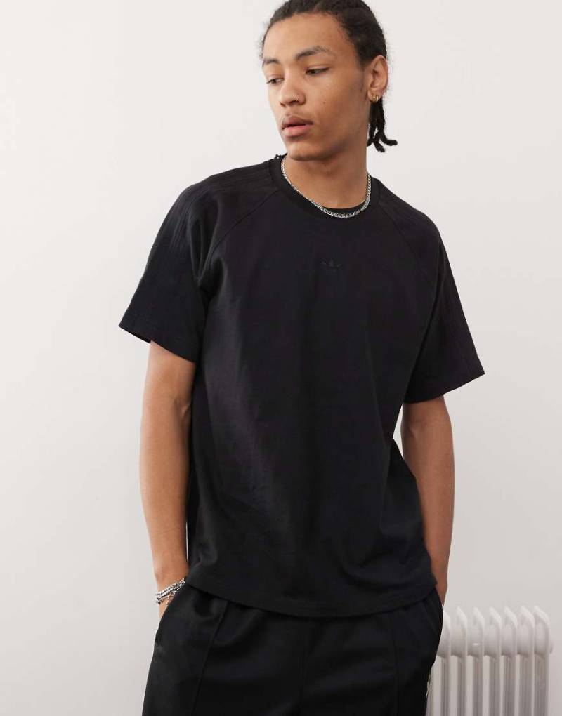 adidas Originals - Essentials Premium - T-Shirt in Schwarz von adidas Originals