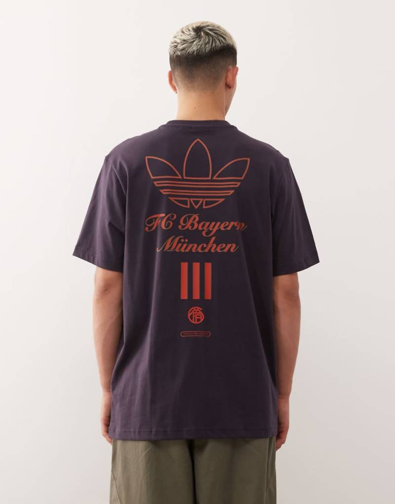 adidas Originals - FC Bayern Terrace Icons - T-Shirt in Aurora Black mit Print-Schwarz von adidas Originals