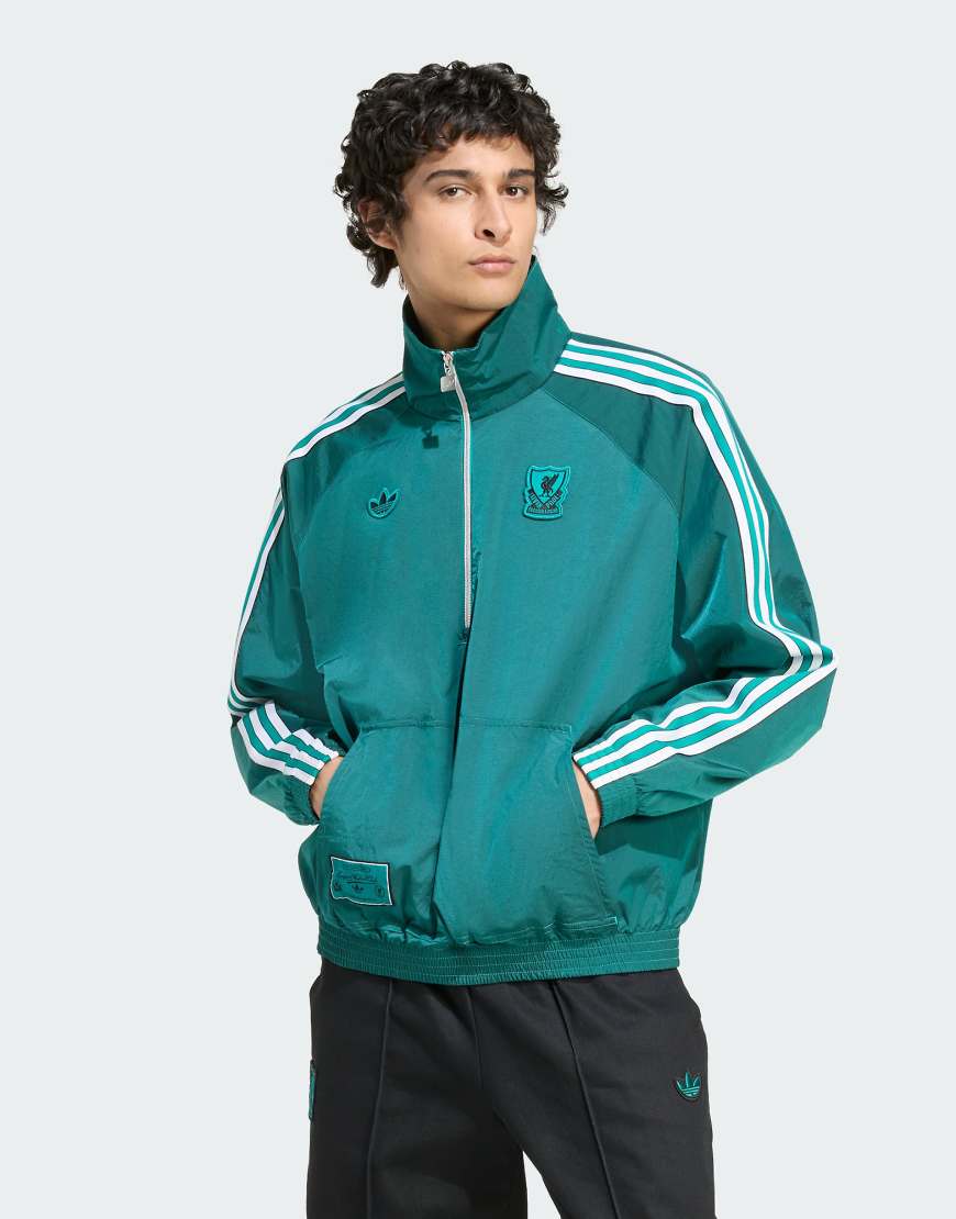 adidas Originals - FC Liverpool Terrace Icons - Jacke in Meergrün mit kurzem Reißverschluss von adidas Originals